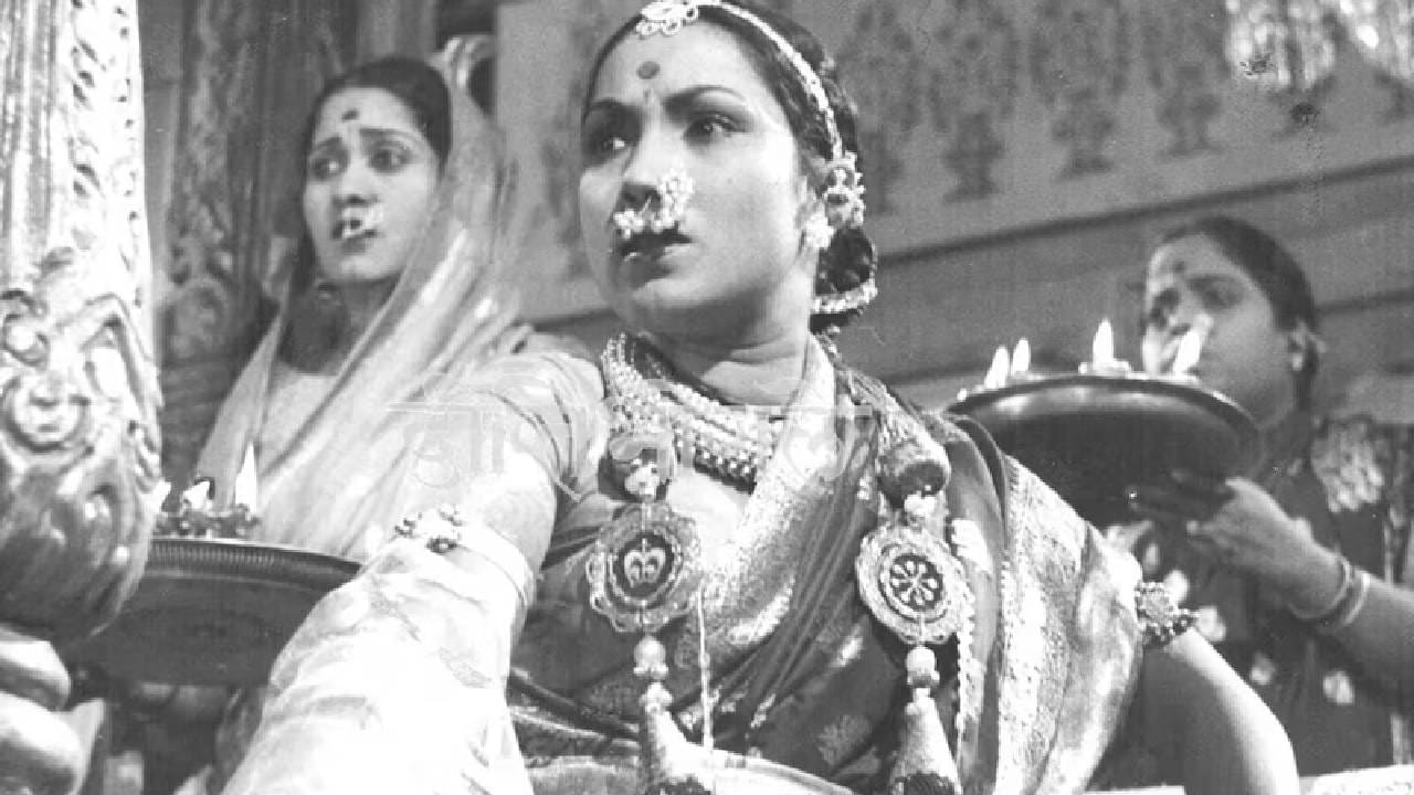 रामानंद सागरांच्या महाकाव्य रामायणमध्ये त्यांनी मंथराचा रोल इतक्या अप्रतिम रीतीने साकारला की आजही लोक त्यांना मंथरा म्हणूनच ओळखतात. ललिता पवार यांच्या दोन लग्न झाले. पहिले लग्न चित्रपट निर्माते जी.पी. पवार यांच्याशी झाले, पण घटस्फोट झाला. दुसरे लग्न राजकुमार गुप्ता यांच्याशी झाले, ज्यांच्यापासून त्यांना एक मुलगा जय पवार झाला. २४ फेब्रुवारी १९९८ रोजी ८१ वर्षांच्या वयात पुण्यातील आपल्या ‘आरोही’ या बंगल्यात त्यांचे निधन झाले. जबड्याच्या कॅन्सरने ग्रस्त असलेल्या ललिता पवार यांच्या मृत्यूची बातमी तीन दिवसांनंतर समजली.