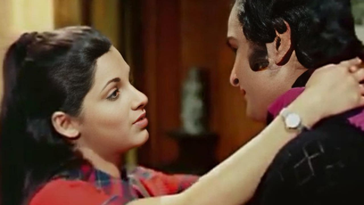 या चित्रपटातील 'हम तुम एक कमरे में बंद हों…' या गाण्याची निर्मिती कथा विशेष लक्षवेधी ठरली. ही कल्पना एका अनोख्या प्रसंगातून सुचली होती. मुंबईतील जुहू भागात लक्ष्मीकांत यांचे घर त्या काळात बांधकामाधीन होते. ते नेहमीप्रमाणे बांधकामाची पाहणी करण्यासाठी तिथे गेले होते. 