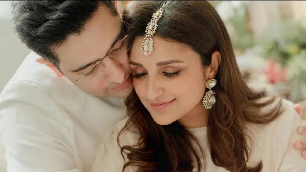 मनीकंट्रोलच्या रिपोर्टनुसार परिणीत चोपडा आणि राघव चड्ढा यांची एकूण संपत्ती जवळपास 74.5 कोटी रुपये आहे. पती-पत्नीच्या संपत्तीत मोठा फरक आहे. या रिपोर्ट्नुसार परिणीतीकडे राघव चड्ढापेक्षा जास्त पैसा आहे. त्यांच्या संपत्तीत जास्त वाटा परिणीतीचा आहे.