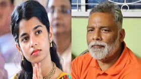 महिलांबद्दल बोलताना खासदाराची जीभ घसरली, भडकल्या मैथिली ठाकूर.