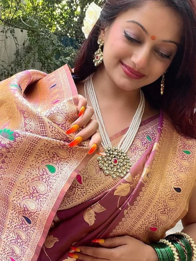 किती सुंदर दिसतेय, पिवळ्या साडीमधील ही अप्सरा कोण?