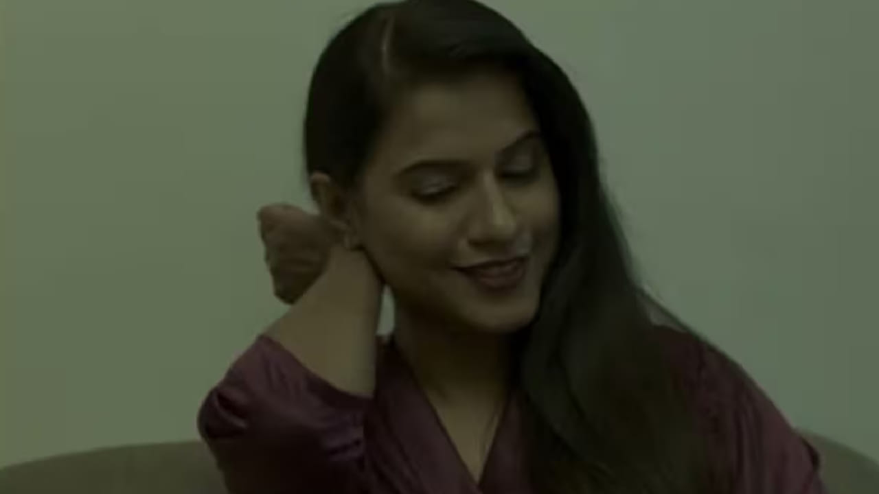 चित्रपटात क्राइम थ्रिलरसोबतच मोठ्या प्रमाणात हिंसा रक्तपात आणि बोल्ड दृश्यांचा समावेश आहे. याच कारणामुळे हा चित्रपट अल्पवयीन प्रेक्षकांसाठी अयोग्य मानला गेला आणि त्यावर बंदी घालण्यात आली होती.