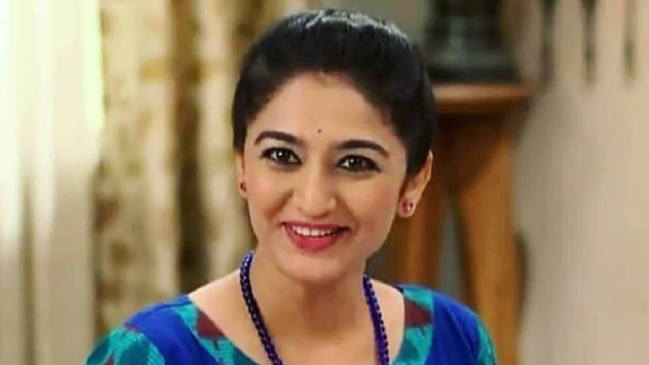 'तारक मेहता का उल्टा चश्मा' फेम नेहा मेहता म्हणजे अंजली भाभीने 'बजोका स्पॉटलाइट'ला इंटरव्यू दिला. त्यात तिने सांगितलं की, सोशल मीडियावर जे काही तिच्याबद्दल आहे ते तिला माहित आहे. लोक तिच्या नावाने फेक आयडी बनवून अकाऊंट चालवत आहेत. मी कारवाई करु शकते असा इशाराही तिने दिलाय. 