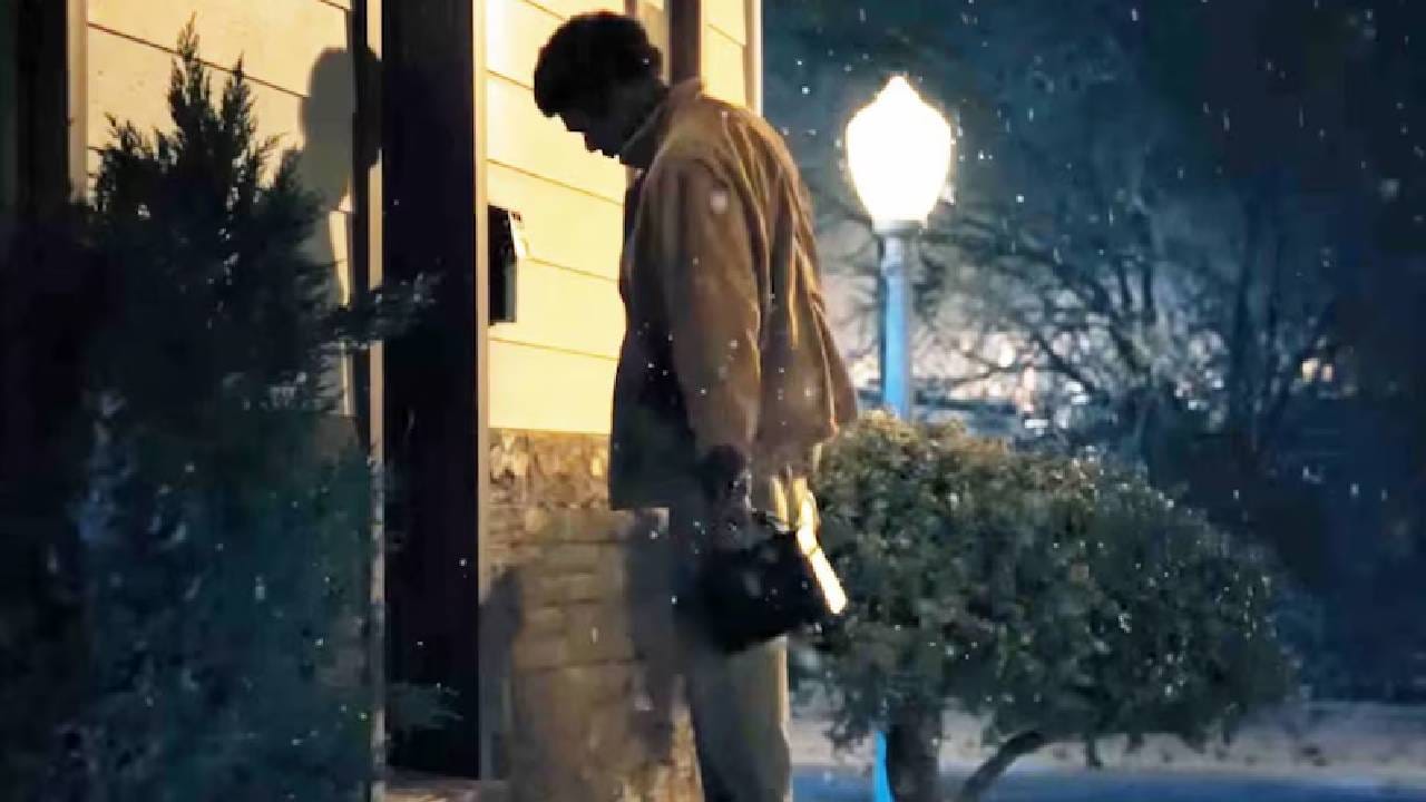 सध्या बायोपिक चित्रपटांबाबत प्रेक्षकांमध्ये मोठी क्रेझ पाहायला मिळते. जेव्हा एखाद्या मोठ्या कलाकाराच्या किंवा संगीताशी संबंधित व्यक्तिमत्त्वाच्या जीवनावर चित्रपट बनतो, तेव्हा लोकांची वेगवेगळी मते समोर येतात. काहींच्या मते असे चित्रपट प्रेरणा देतात आणि खऱ्या आयुष्यातील संकटे समजून घेण्यास मदत करतात. तर दुसरीकडे, काही प्रेक्षकांचे असे म्हणणे आहे की अनेकदा चित्रपटात पूर्ण सत्य दाखवले जात नाही. काही महत्त्वाचे भाग कमी दाखवले जातात किंवा वगळले जातात. याच कारणामुळे या चित्रपटांवरून वादविवाद होत राहतात आणि सोशल मीडियावर संमिश्र प्रतिक्रिया पाहायला मिळतात.