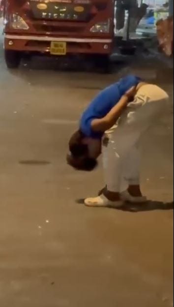 हा व्हिडीओ व्हायरल झाल्याने नागरिकांमध्ये भीतीचे वातावरण निर्माण झाले आहे. राज्याबाहेर सुरू असलेले ड्रग्स रॅकेट आता मुंबईलगतच्या परिसरात पोहोचल्याची शक्यता वर्तवली जात आहे.