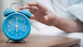 सकाळी रिकाम्या पोटी होणाऱ्या 'या' चुकांमुळे रक्तातील साखरेची पातळी..