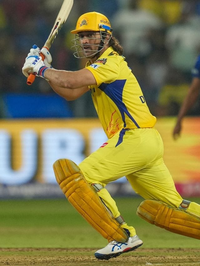 IPL : ..म्हणून धोनी ग्रेट, दिग्गजाच्या या रेकॉर्डच्या आसपासही कुणीच नाही