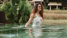 तिसरी पत्नी असूनही सुखात जगते ही अभिनेत्री, संपत्तीसमोर जगही फिकं.