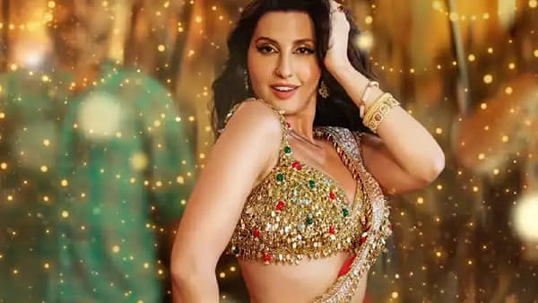 बॉलिवूडमध्ये काही दिवसांपासून पुन्हा एकदा गाण्यांच्या शब्दांवरून वाद पेटला आहे. अभिनेत्री नोरा फतेही आणि अभिनेते संजय दत्त यांच्या नव्या गाण्याला ‘सर के चुनर सर के’ प्रचंड ट्रोलिंगचा सामना करावा लागत आहे.