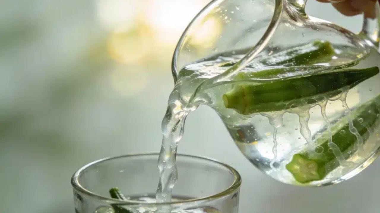 विशेष म्हणजे भेंडीचे पाणी पिल्याने झटपट वजनही कमी होण्यास मदत होते. रोगप्रतिकारक शक्ती वाढते. भेंडी स्वच्छ धुवून घ्या. त्यानंतर पाण्यात ठेवा आणि काही वेळाने ते पाणी प्या