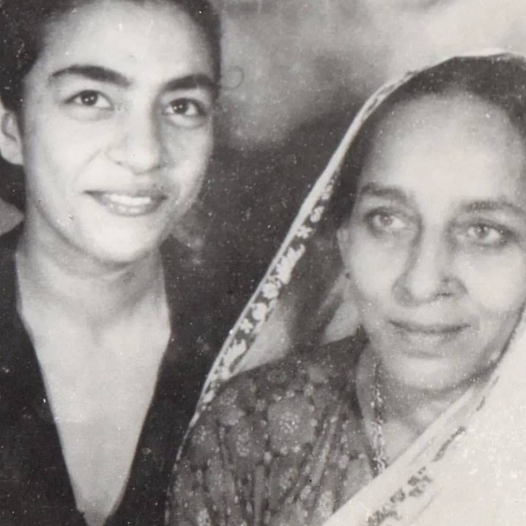 या शिवाय धरती के लाल, द गुरु, डॉक्टर व्हू, टेल्स दॅट विटनेस मॅडनेस, माइंड योर लँग्वेज, द ज्वेल इन द क्रोन, तंदूरी नाइट्स, द बिल, दिल से, हम दिल दे चुके सनम, वीर जारा, बेंड इट लाइक बेकहम, चीनी कम, सांवरिया आणि द मिस्ट्रेस ऑफ स्पायसेज सारख्या चित्रपटात त्यांनी काम केलं.    