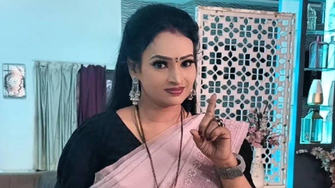 अभिनेत्रीचा 14 वर्षांचा संसार मोडला; पतीचे 2-4 नाही तर 9 महिलांसोबत अनैतिक संबंध उघड अभिनेत्रीचा 14 वर्षांचा संसार मोडला; पतीचे 2-4 नाही तर 9 महिलांसोबत अनैतिक संबंध उघड