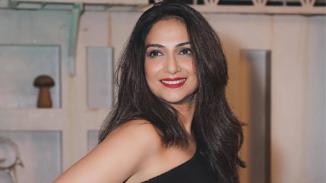 पूर्वाने याआधी 'स्वराज्यरक्षक संभाजी' या मालिकेच सईबाई भोसले यांची भूमिका साकारली होती. त्याआधी 'कुलवधू'मध्येही ती मुख्य भूमिकेत झळकली होती. आता किमयाच्या एण्ट्रीनंतर समर आणि स्वानंदीच्या आयुष्यात, त्यांच्या नात्यात काय वळण येणार, हे पाहणं औत्सुक्याचं ठरणार आहे. 
