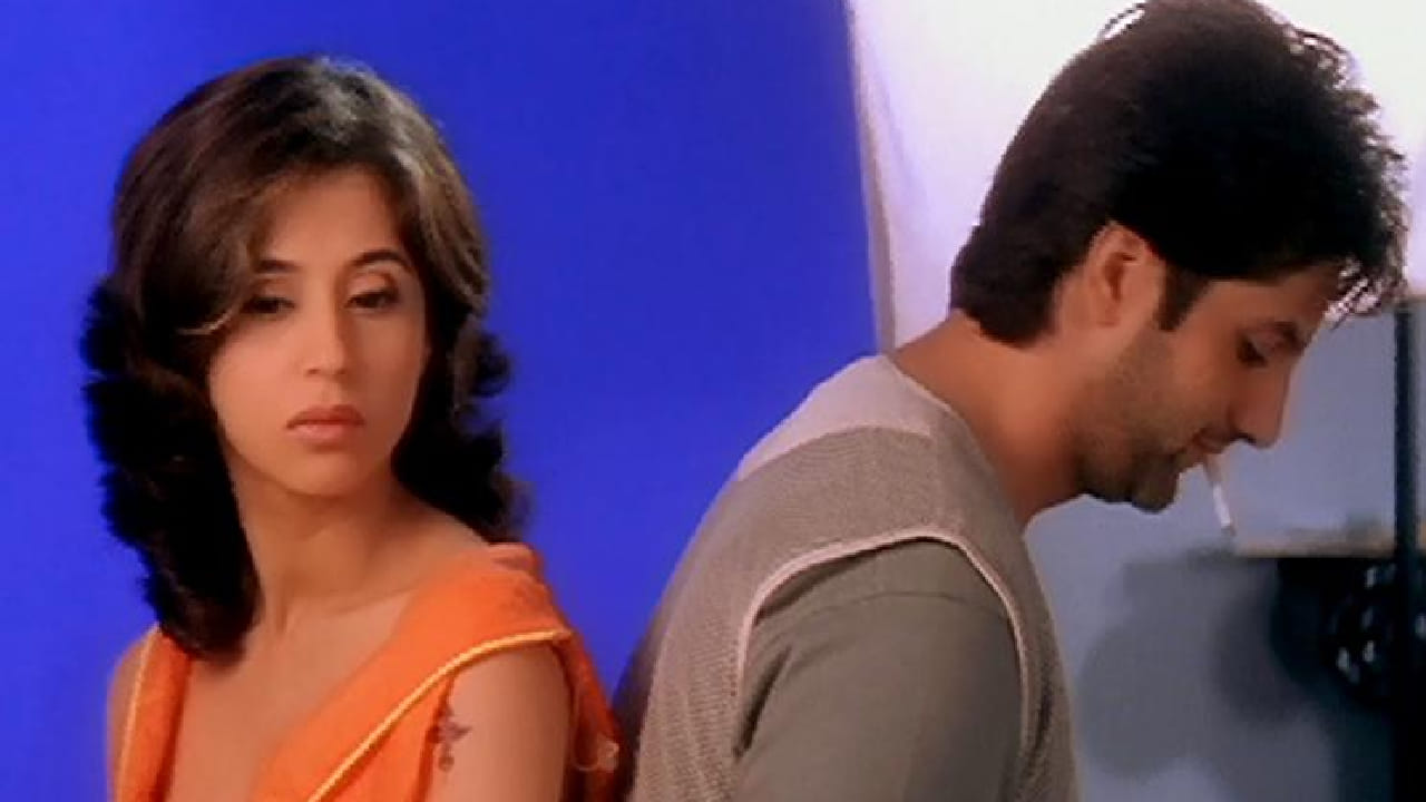 रिया जयच्या प्रेमात पडते; मात्र हे प्रेम हळूहळू टोकापर्यंत पोहोचते. एकतर्फी प्रेम, आसक्ती आणि त्यातून निर्माण होणारा मानसिक संघर्ष यांचे प्रभावी चित्रण या चित्रपटात पाहायला मिळते. 