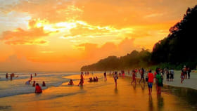 स्वर्गापेक्षा सुंदर, या चार ठिकाणी सूर्यास्त पाहण्यासाठी असते गर्दी.