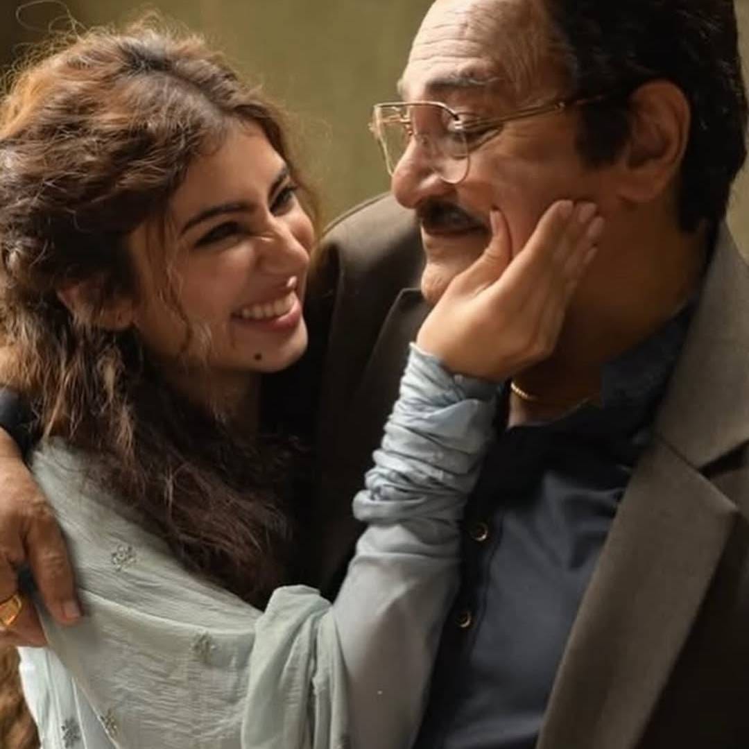 राकेश बेदी हे गेल्या चार दशकांहून अधिक काळापासून फिल्म इंडस्ट्रीत काम करत आहेत. त्यांनी मालिका आणि रंगभूमीवरही काम केलं आहे. त्यांनी आदित्य धरच्या 'उरी : द सर्जिकल स्ट्राइक' या चित्रपटातही छोटी भूमिका साकारली होती. 
