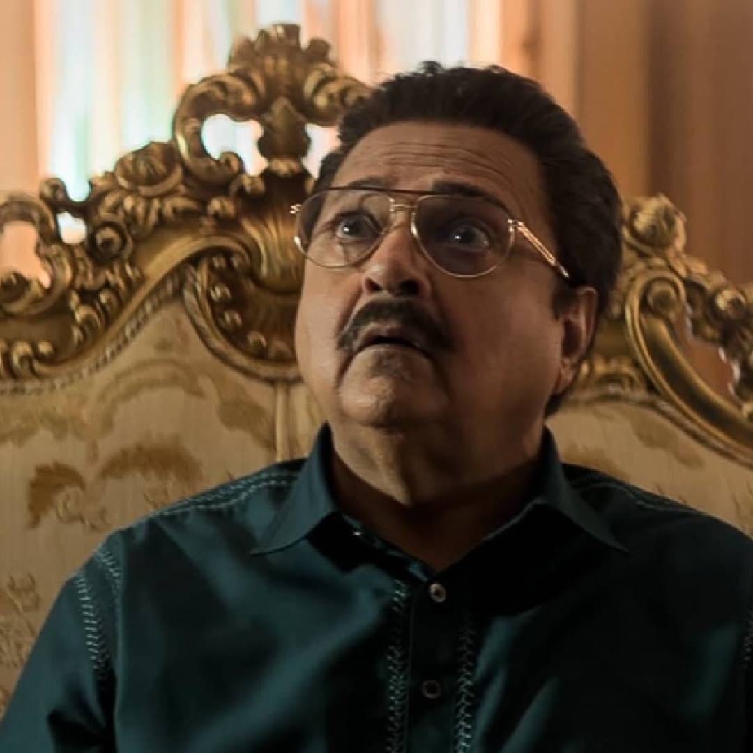 रितिकाला या गोष्टीसाठी बक्षीस मिळालं पाहिजे, असं फराह खान म्हणाली. तेव्हा लगेच रितिका म्हणते, "बक्षीस तर पहिल्यापासून निश्चित आहे. मला लवकरच रेंज रोव्हर गाडी मिळणार आहे." हे ऐकून फराह खान चकीत होते. तेव्हा राकेश बेदी आणि त्यांची पत्नी हसून या गोष्टीला नकार देतात. 
