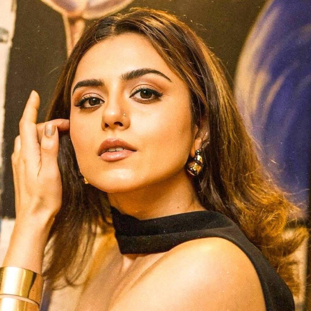 राकेश बापट आणि रिधी डोग्रा यांनी 2011 मध्ये लग्न केलं होतं. लग्नाच्या आठ वर्षांनंतर 2019 मध्ये त्यांनी घटस्फोट घेतला होता. घटस्फोटानंतरही या दोघांमध्ये चांगली मैत्री आहे. युविका चौधरीच्या पॉडकास्टमध्ये रिधी प्रेम आणि लग्नाबद्दल व्यक्त झाली. 
