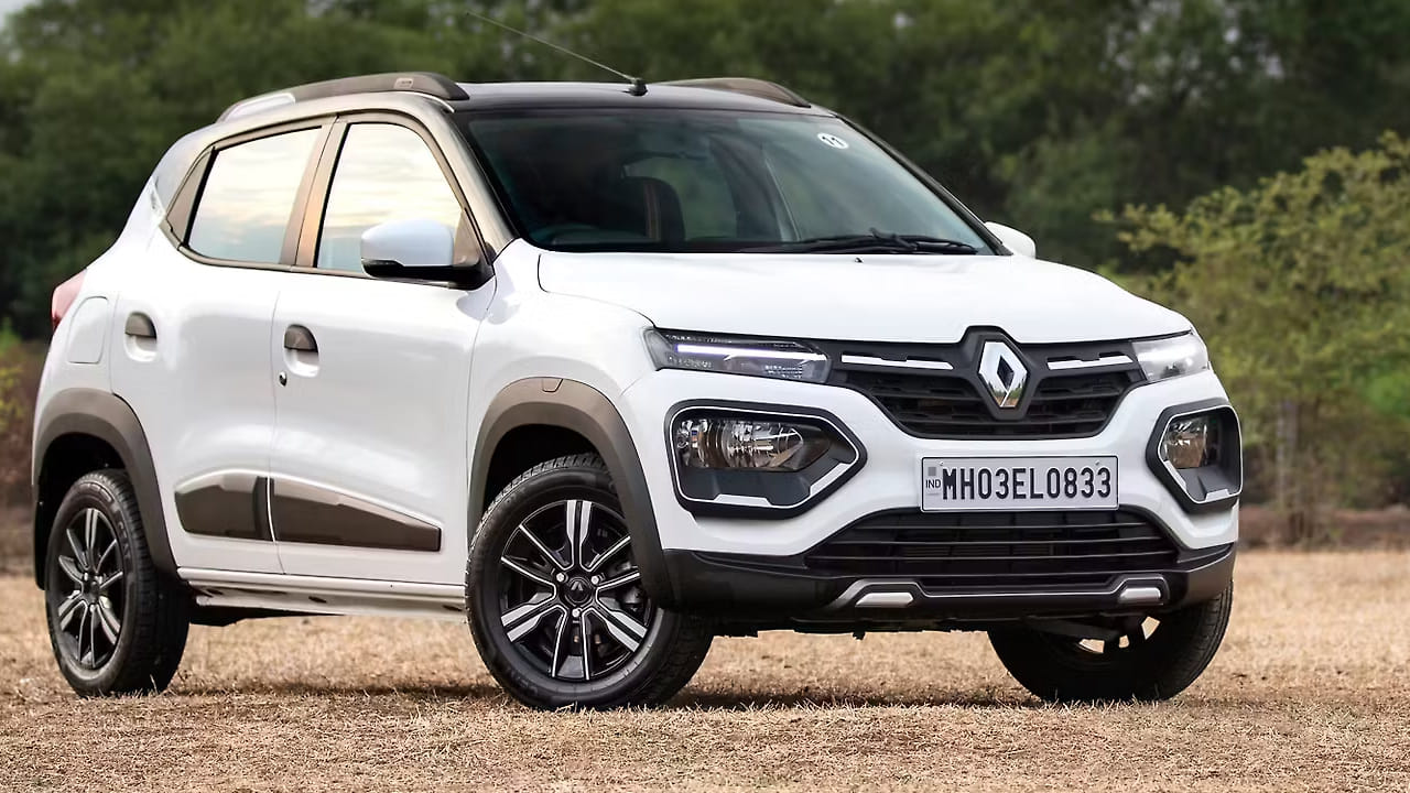 रेनॉ क्विड ही बजेट सेगमेंटमधील आकर्षक डिझाइन असलेली कार आहे. 1-लिटर पेट्रोल इंजिनसह येणारी ही कार सुमारे 22 किमी मायलेज देते. कमी किमतीत स्टायलिश लूक मिळवू इच्छिणाऱ्यांसाठी हा चांगला पर्याय आहे. तिची किंमत सुमारे 4.30 लाखपासून सुरू होते.