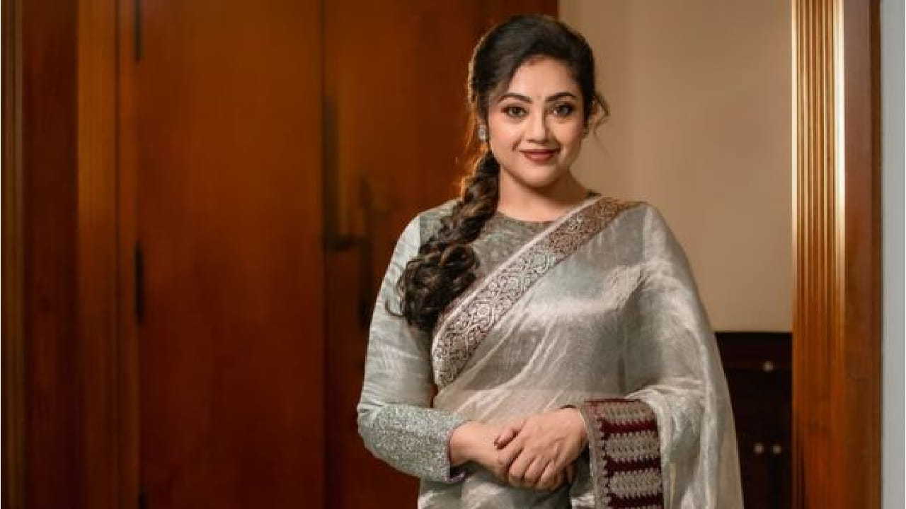 या घराची खरेदी अमेरिकेतील एका NRI जोडप्याने केल्याची चर्चा आहे. या 100 कोटी रुपयांच्या व्यवहाराबाबत मात्र मीना किंवा त्यांच्या कुटुंबीयांकडून कोणतीही अधिकृत पुष्टी करण्यात आलेली नाही. त्यामुळे ही माहिती सध्या चर्चेच्या पातळीवरच आहे.