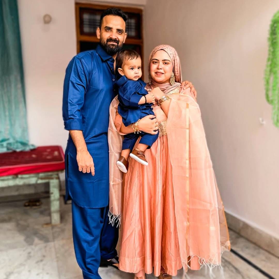 'ससुराल सिमर का' या मालिकेतून घराघरात पोहोचलेली अभिनेत्री दीपिका कक्करची नणंद आणि युट्यूबर सबा इब्राहिम सध्या तिच्या खासगी आयुष्यात बऱ्याच समस्यांचा सामना करतेय. सबाला तिचा रेस्टॉरंट बंद करावा लागला आहे. 
