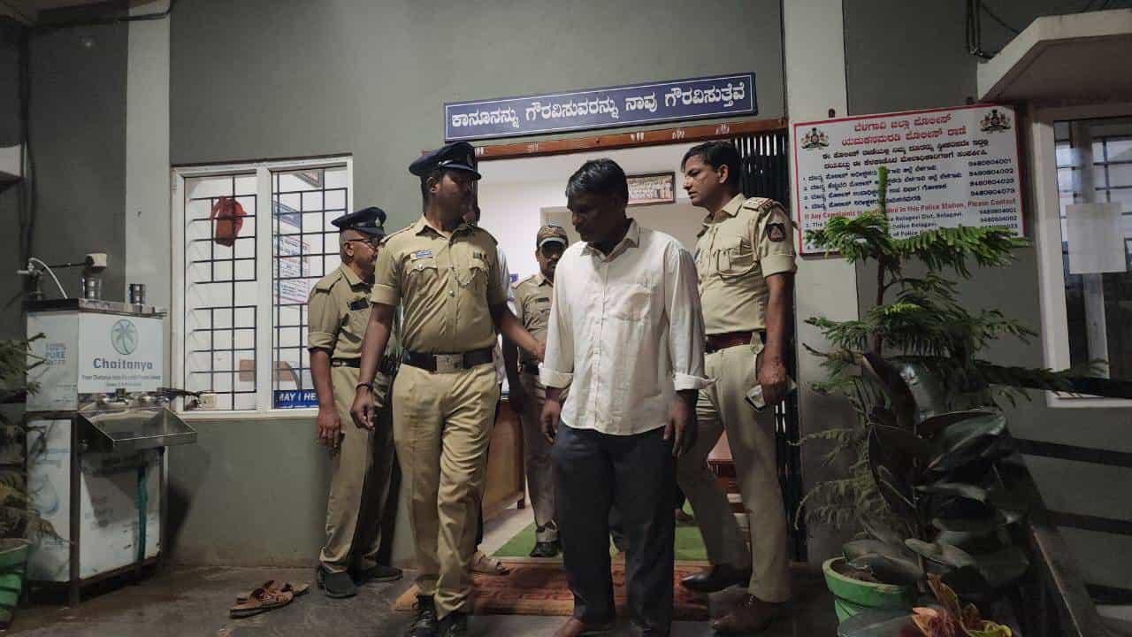 सबसे बडा रोग, क्या कहेंगे लोग ? समाज, समाजातील लोक काय म्हणतील याची भीती अनेकांच्या मनात असते आणि त्याच भीतीपायी कधीकधी असं काही केलं जातं की क्षणात होत्याचं नव्हतं. जातीबाहेर लग्न आपल्याकडे आजही बहुतांश ठिकाणी मान्य केलं जात नाही आणि त्यातूनही कोणी तसं केलंच, तर फार कमी ठिकाणी ते स्वीकारलं जातं. अनेक वर्षांपूर्वी आलेल्या नागराज मंजुळेच्या 'सैराट' या चित्रपटात जातीचंहेच वास्तव प्रखरपणे दाखवण्यात आलं होतं, ज्यामध्ये पळून जाऊन, लग्न करून सुखाने संसार करणाऱ्या आर्ची आणि परश्याचं निर्घृणपणे खून केला जातो.