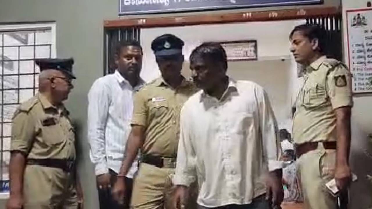 तुझं दुसरे लग्न आपल्या जातीतील तरुणाशी करून देतो, असे माहेरच्या लोकांनी सत्यव्वाला सांगितलं. पण ती काहीच ऐकायला तयार नव्हती, म्हणून त्यांनी त्याच रात्री त्यांनी तिला जबरदस्तीने पकडून विष पाजले. तिचा मृत्यू झाल्यानंतर कुटुंबीयांनी तिचा मृतदेह आरग स्मशानात जाळला.