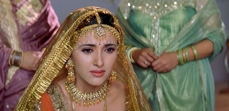  ही अभिनेत्री 90 च्या दशकात खूपच प्रसिद्ध होती. परंतु अंडरवर्ल्डच्या भीतीने ती लाईमलाईट आणि बॉलिवुडपासून खूप दूर गेली. या अभिनेत्रीचे नाव आहे साक्षी शिवानंद. या अभिनेत्रीने अन्ना वदिना या तुलुगू चित्रपटापासून आपल्या करिअरला सुरूवात केली. 1993 साली हा चित्रपट प्रदर्शित झाला होता. 