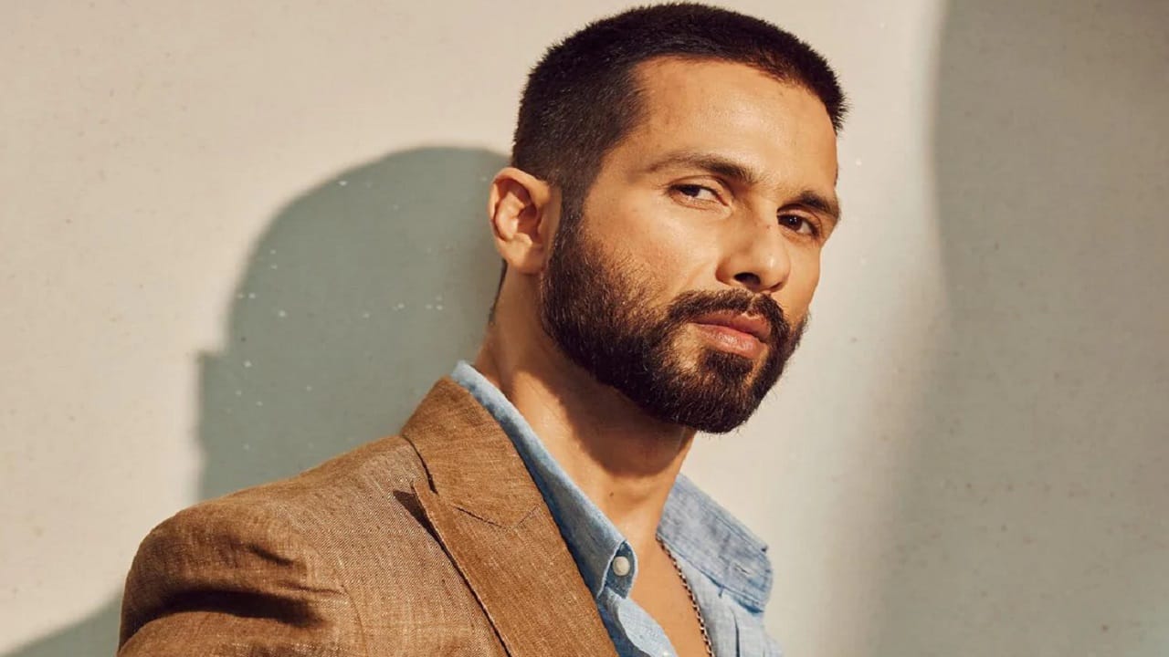 शाहिद कपूरच्या आईने एक – दोन नाही तर, इतक्या सेलिब्रिटींसोबत थाटला संसार, कोणाला माहिती नसेल कुटुंबाचा इतिहास