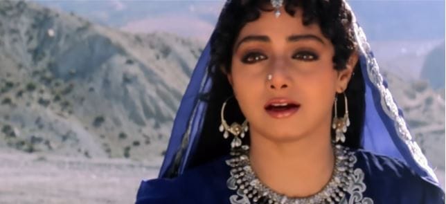 साधारण 34 सालापूर्वी तू ना जा मेरे बादशाह हे गाणे आले होते. खुदा गवाह या चित्रपटातील हे गीत असून ते आवडीने ऐकले जाते. या गाण्यात श्रीदेवी आणि दिग्गज अभिनेते अमिताभ बच्चन आहेत. अनेकांच्या प्ले लिस्टमध्ये हे गाणे आवर्जुन पाहायला मिळते. 