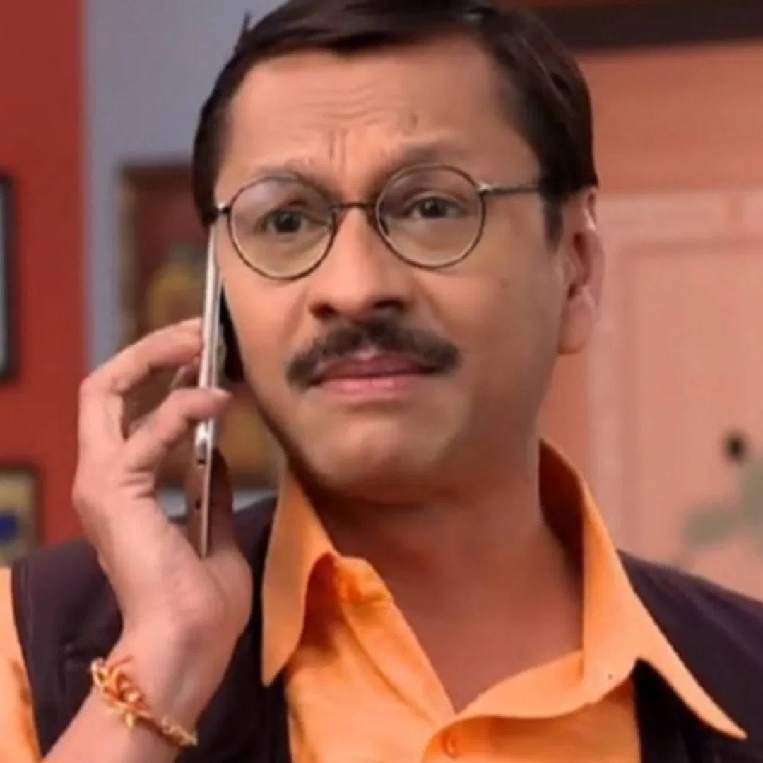 आता पुन्हा शो मध्ये पोपटलालच्या लग्नाची चर्चा सुरु झाली आहे. फॅन्स नेहमीच पोपटलाच्या लग्नाबद्दल मेकर्सना प्रश्न विचारत असतात. शो मध्ये त्याच्या लग्नाच्या विषयावरुन अनेक एपिसोड्स बनवण्यात आले आहेत. पण पोपटलाल नेहमी निराश होतो. त्याचं ठरलेलं लग्न मोडतं. 