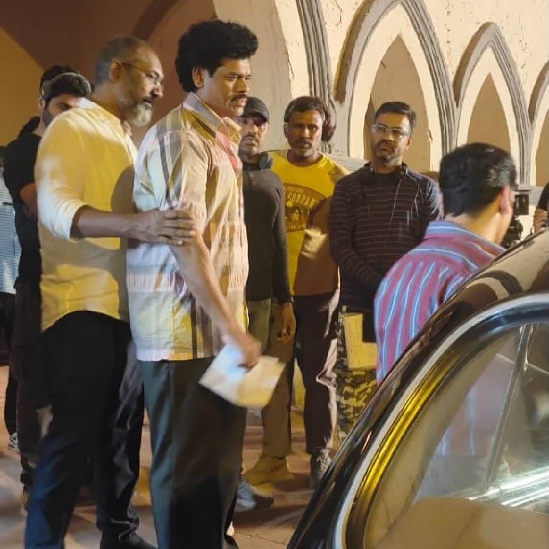 या पोस्टमध्ये त्याने पुढे लिहिलं, 'ॲमेझॉन प्राइमसारखा प्लॅटफॉर्म सिद्धार्थ रॉय कपूर, अश्विनी मॅम यांच्यासारखे निर्माते आणि विजय वर्मा, सई ताम्हणकर, कृतिका कामरा, गुलशन ग्रोवर सर, भरत जाधव सर, भूपेंद्र जडावत, गिरीश कुलकर्णी सर, किशोर कदम सर अशा मात्तबर कलाकारांबरोबर काम करायची संधी मिळाली.' 
