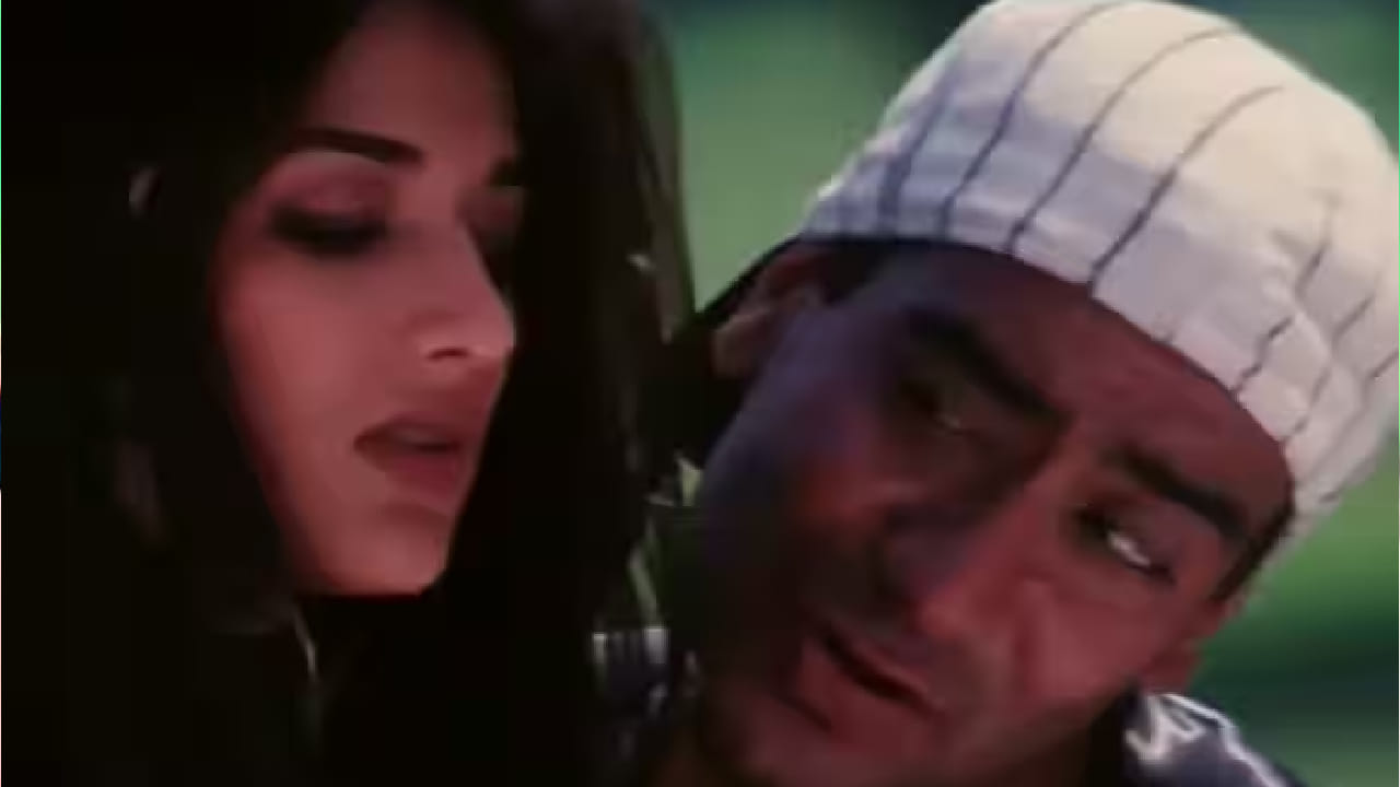 अनेक गाण्यांच्या मागे काहीतरी वेगळी आणि रंजक कथा दडलेली असते. अशीच एक खास गोष्ट म्हणजे Akele Na Bazaar Jaya Karo या गाण्याची. हे गाणे आजही प्रेक्षकांच्या मनात घर करून आहे. 