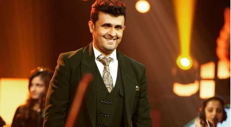  बॉलिवूडमध्ये पार्श्वगायनाची जबाबदारी सांभाळणाऱ्या अशाच काही गायकांचा प्रवासही खूप कठीण आहे. आपल्या वैयक्तिक आयुष्यातील दु:ख बाजूला ठेवून त्यांनी गाणी गायलेली आहेत. यातील काही गाणी तर आज अजरामर आहेत. 