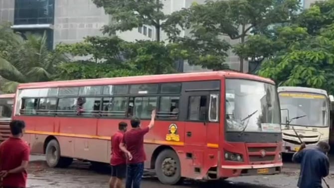 एसटी महामंडळाचा प्रवाशांना मोठा दणका, बसच्या भाड्यात वाढ