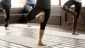 तुमच्या वयानुसार इतके सेकंद एका पायावर उभे रहा, सिंपल फिटनेस टेस्ट.