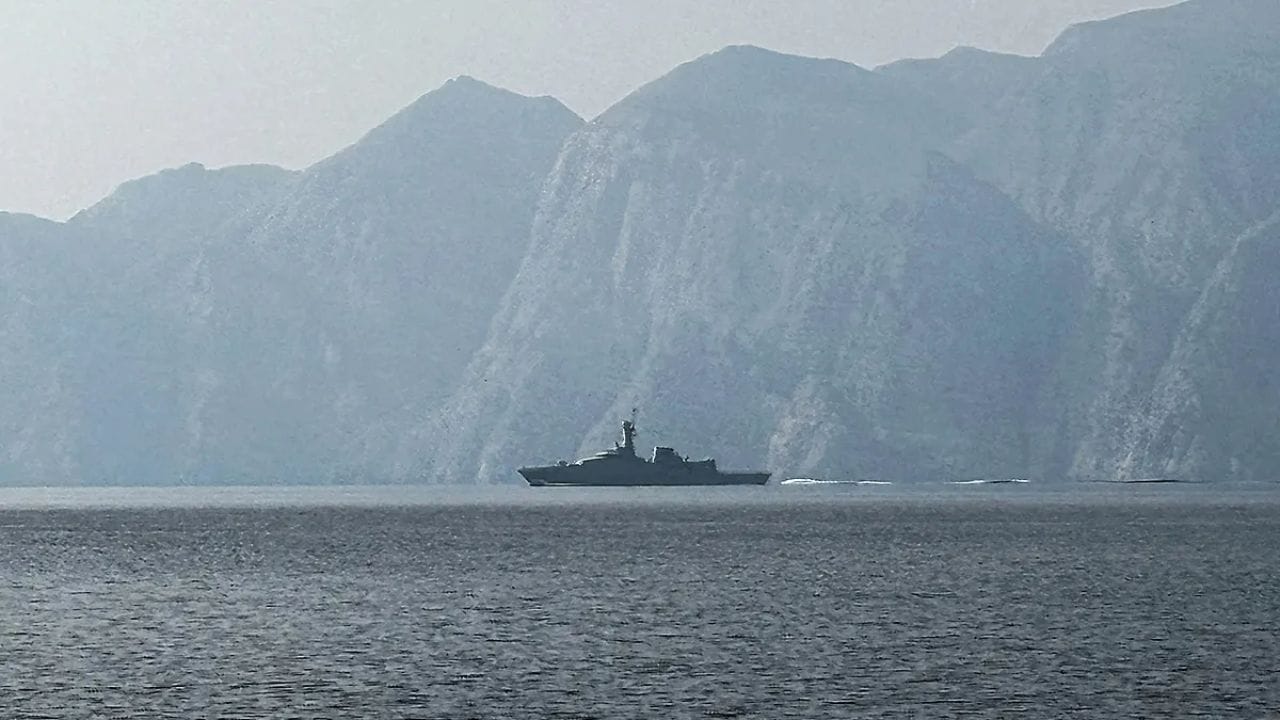 ‘स्ट्रेट ऑफ होर्मुझ’ अमेरिकेसाठी का आहे मौत का कुआँ ? काय आहेत आव्हाने ?