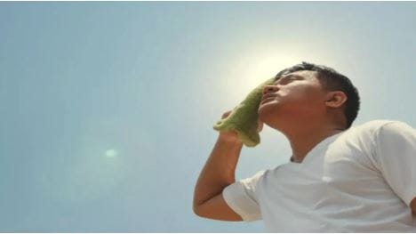 सध्या गरमीचे दिवस आहेत. जसा-जसा सूर्य वर येतो, तसे तसे गरम व्हायला लागते. दुपारी बारा वाजेनंतर तर अंघातून घाम यायला लागतो. फॅन, एसी असूनही कधीकधी तर खूप खाम येतो. 