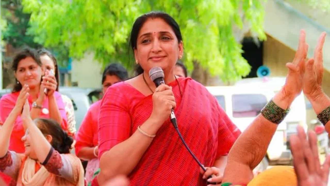 सुनेत्रा पवारांच्या जीवाला धोका, निनावी पत्रामुळे महाराष्ट्राच्या राजकारणात खळबळ, पत्रात नेमकं काय?