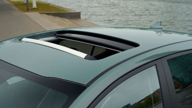 किंमत केवळ 6.99 लाखाच्या आसपास, या 5 स्वस्तातील भारी सनरूफ कार