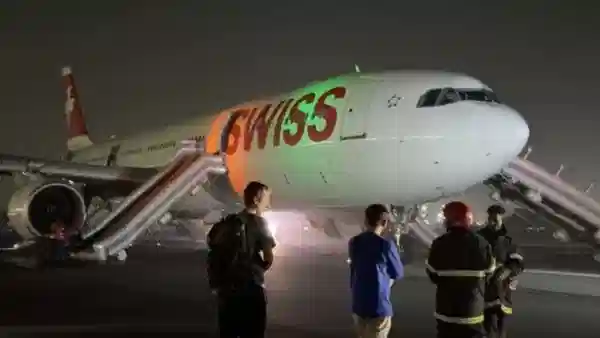 टेक ऑफ घेण्यापूर्वीच लागली भयंकर आग, थोडक्यात बचावले 228 प्रवासी, नाही तर दिल्ली विमानतळावरच मोठी....