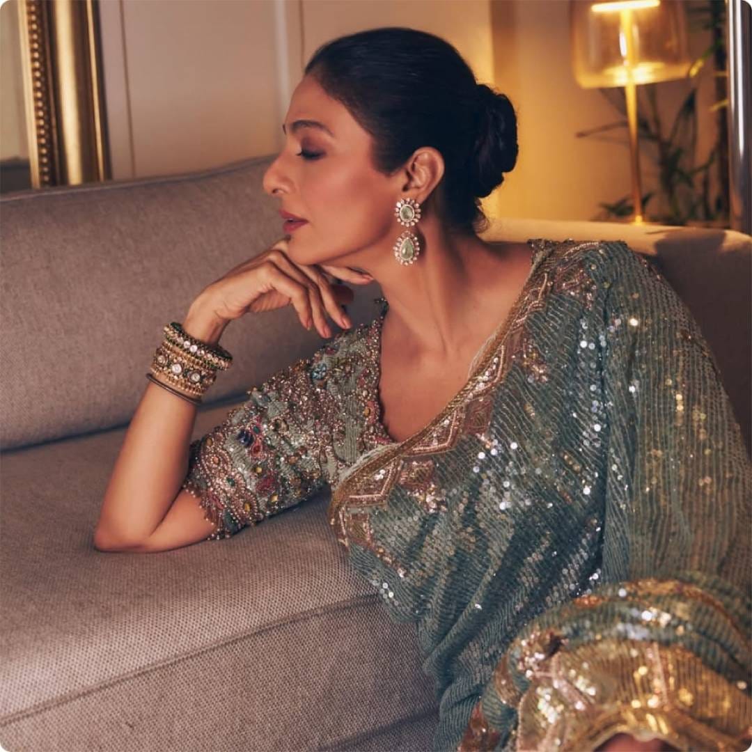 अभिनेत्री तब्बूने तिच्या आजवरच्या करिअरमध्ये अनेक दमदार भूमिका साकारल्या आहेत. वयाची पन्नाशी ओलांडल्यानंतरही तब्बू मुख्य भूमिकांद्वारे प्रेक्षकांच्या भेटीला येते. नुकताच तिचा 'भूत बंगला' हा चित्रपट प्रेक्षकांच्या भेटीला आला. मिळालेल्या माहितीनुसार तब्बूला या चित्रपटातील भूमिकेसाठी अडीच कोटी रुपये मानधन मिळालं आहे. 
