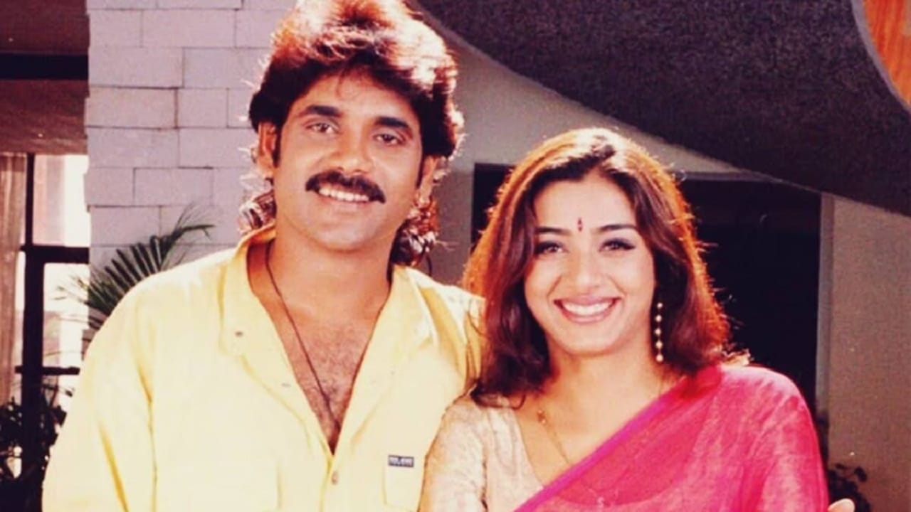 मिळालेल्या माहितीनुसार, अक्किनेनी नागार्जुन आणि तब्बू याचं तब्बल 10 वर्षांनंतर ब्रेकअप झालं. 10 वर्षांनंतर दोघांच्या वाटा वेगळ्या झाल्या. पण आजही अक्किनेनी नागार्जुन आणि तब्बू चांगले मित्र आहेत. एका मुलाखतीत अभिनेत्रीने त्यांच्या नात्याबद्दल मोठं वक्तव्य देखील केलं होतं.