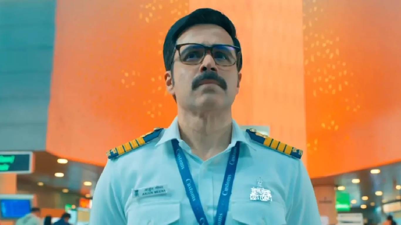 या सीरिजची कथा एका आंतरराष्ट्रीय तस्करी टोळीविरुद्धच्या मोठ्या लढाईभोवती फिरते. एक कर्तव्यदक्ष सीमाशुल्क अधिकारी आपल्या निष्ठावान पथकासह सोन्याच्या तस्करीमध्ये सामील असलेल्या एका शक्तीशाली व्यक्तीला कसा सामोरं जातं, याची कथा यात पहायला मिळते.