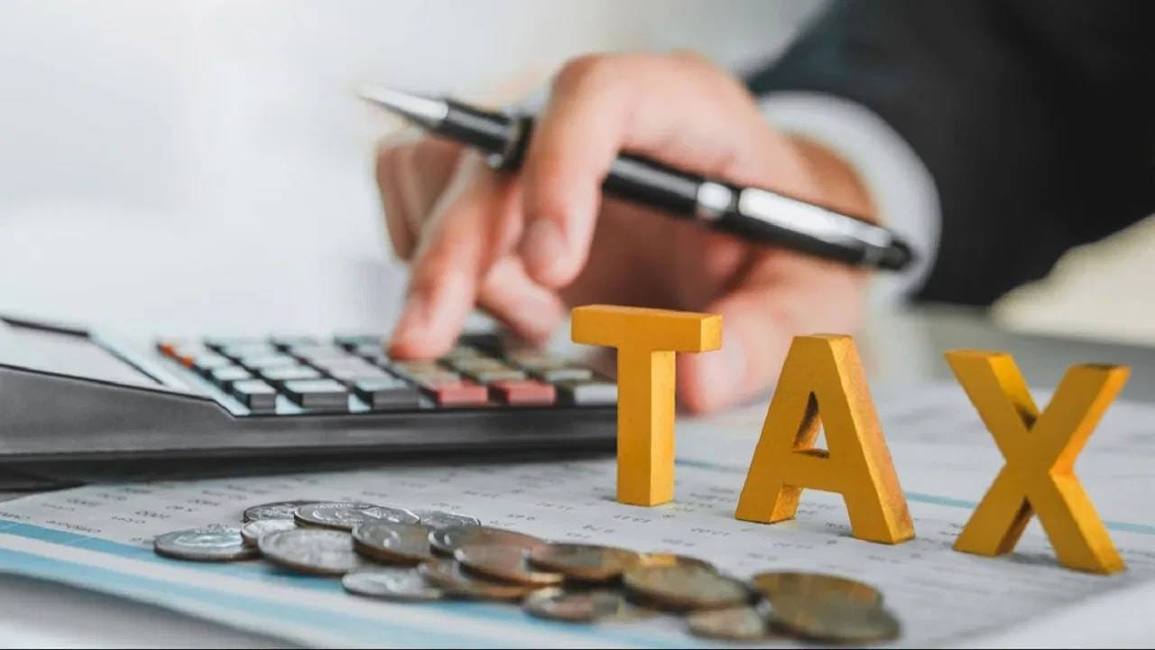 टॅक्स वाचवण्यासाठी मोठी संधी! आता मील कार्डवर मिळणार दर जेवणामागे 200 रुपयांची सूट