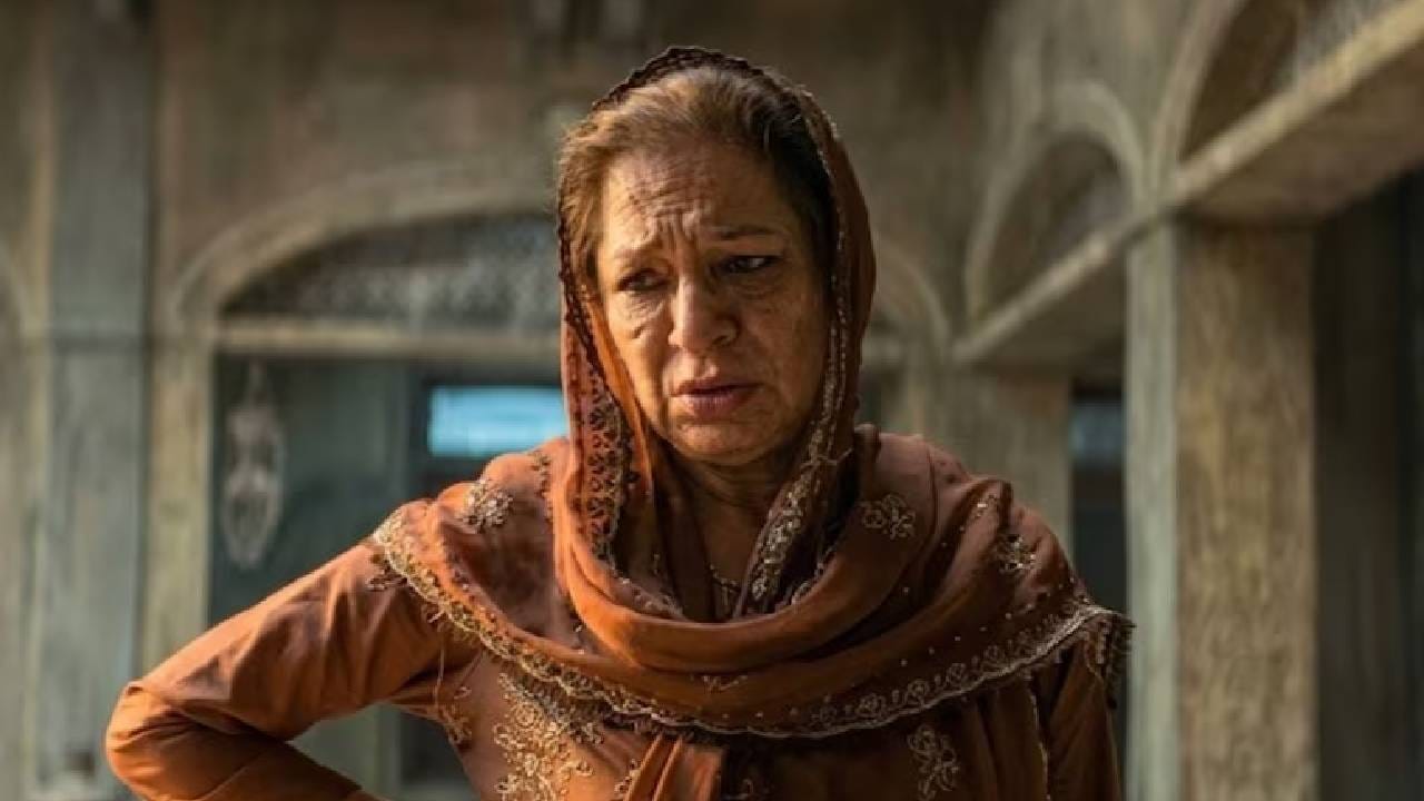 मुस्लीम मुलांशी प्रेमात पडल्यानंतर या तिन्ही मुलींच्या आयुष्यात जे भयानक वळण येतं, त्याचं चित्रण या चित्रपटात करण्यात आलं आहे. केरळ उच्च न्यायालयात या चित्रपटाच्या प्रदर्शनाविरोधात याचिका दाखल करण्यात आली होती. 
