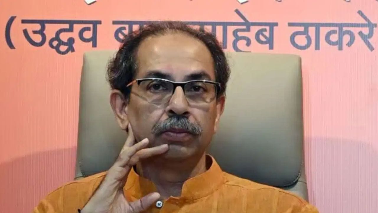 मोठी बातमी! उद्धव ठाकरेंना मोठा धक्का, बडा नेता सोडणार साथ? मातोश्रीवर घडामोडींना वेग