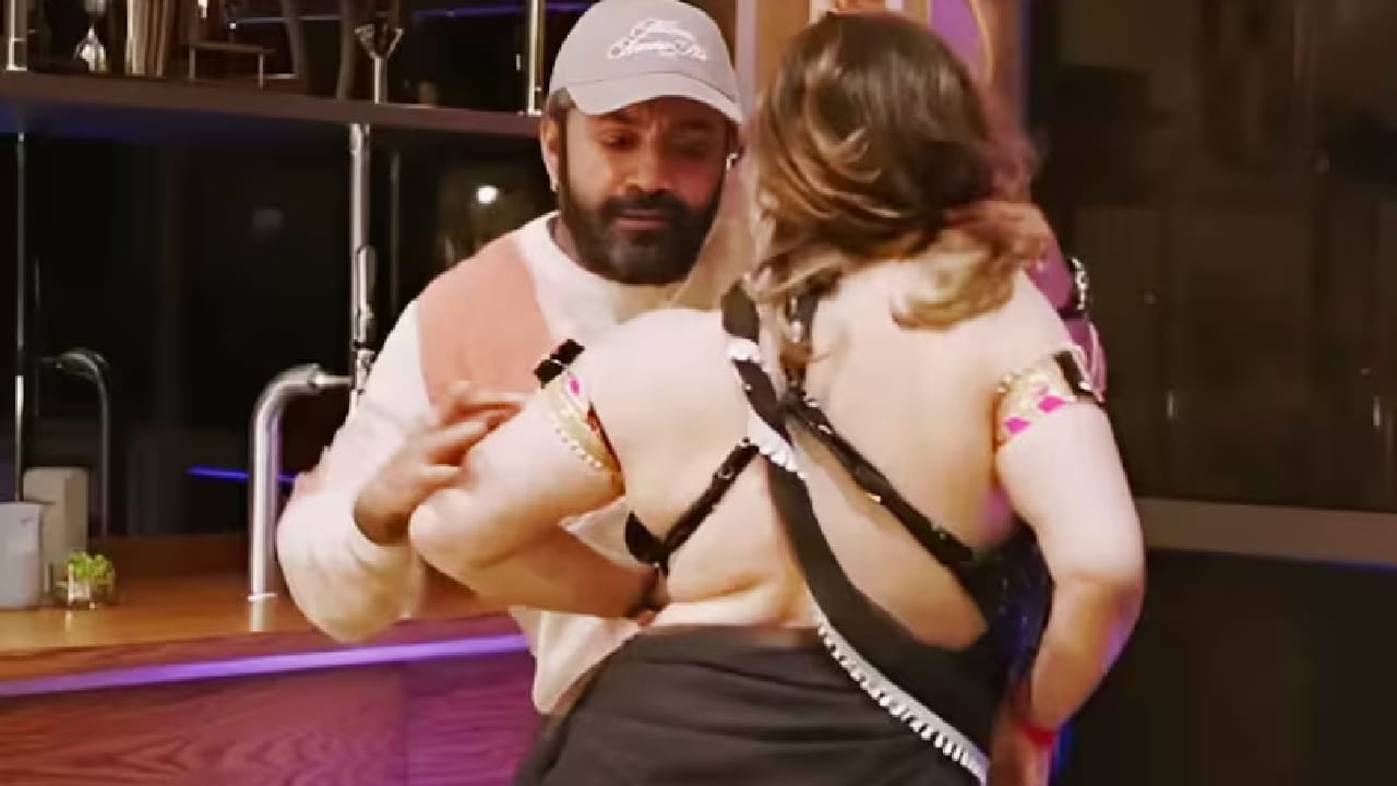 दक्षिणात्य चित्रपटसृष्टीतून आलेल्या एका चर्चित चित्रपटाबद्दल सध्या बरीच चर्चा रंगत आहे. Mrs & Mr हा तमिळ चित्रपट बॉक्स ऑफिसवर अपेक्षित यश मिळवू शकला नाही. मात्र त्यानंतर तो थेट यूट्यूबवर रिलीज झाल्यामुळे पुन्हा चर्चेत आला आहे.