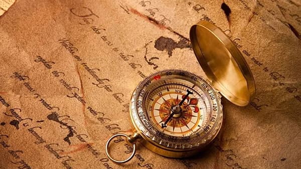 vastu tips : घरात पैसा टिकत नाही? मग आजच घरी आणा या वस्तू