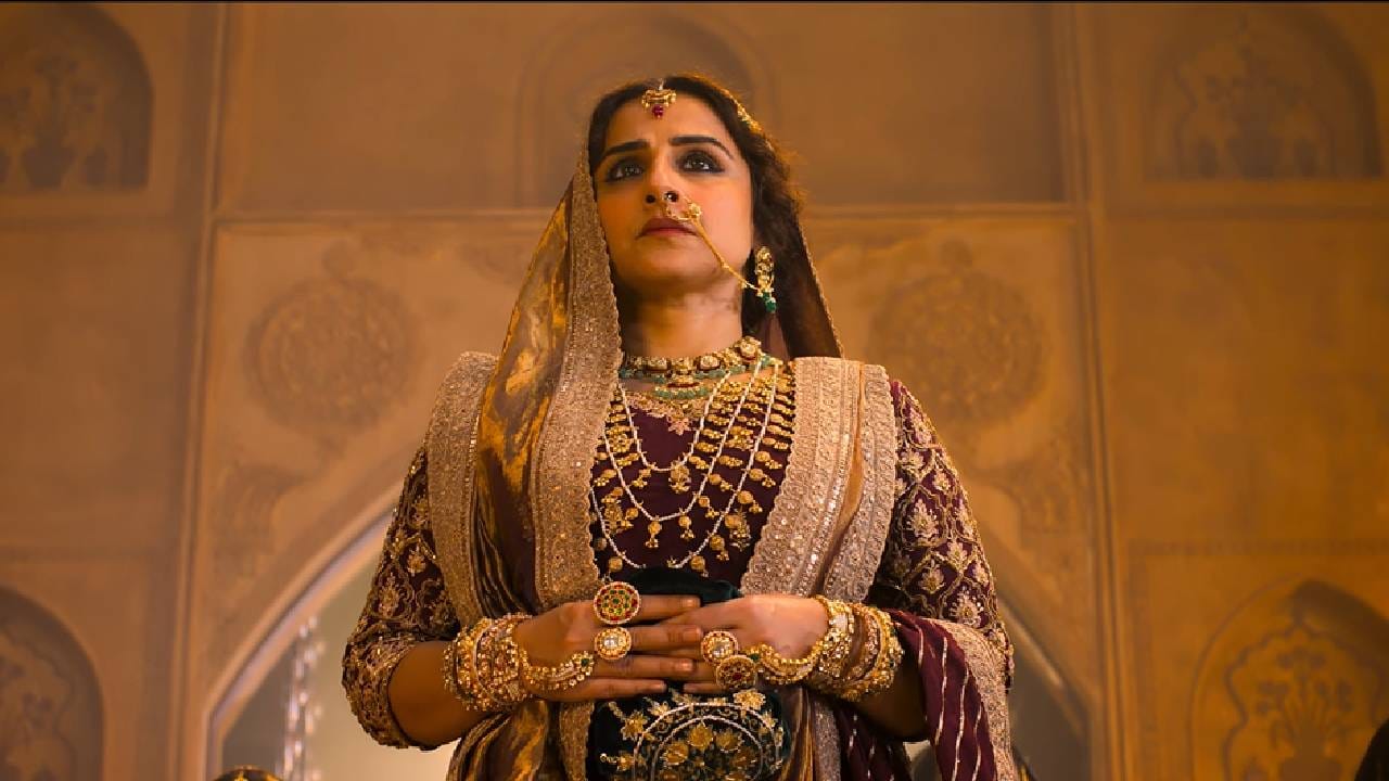 'राजा शिवाजी' हेच शीर्षक का निवडलं, याविषयी स्पष्टीकरण देण्यासही सेन्सॉर बोर्डाने सांगितलं आहे. त्याचप्रमाणे चित्रपटात वापरलेल्या सर्व ऐतिहासिक संदर्भांची पुष्टी करणारी कागदपत्रेही सादर करण्यास सांगण्यात आलं आहे. याव्यतिरिक्त बोर्डाने चित्रपटाच्या पटकथेची एक प्रत मागितली आहे, जी चित्रपटातील डायलॉग आणि गाण्यांशी तंतोतंत जुळणारी असेल.
